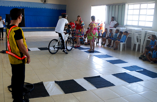 Brumado: M&M Motos realiza ações educativas durante a Semana Nacional de Trânsito