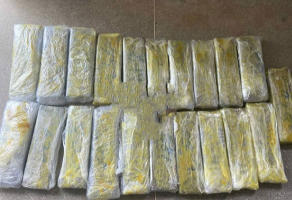 Guanambi: Treze quilos de maconha são apreendidos com estrangeiro