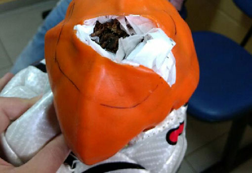 Conquista: Homem tenta entrar em presídio com Maconha dentro de bola de Futsal