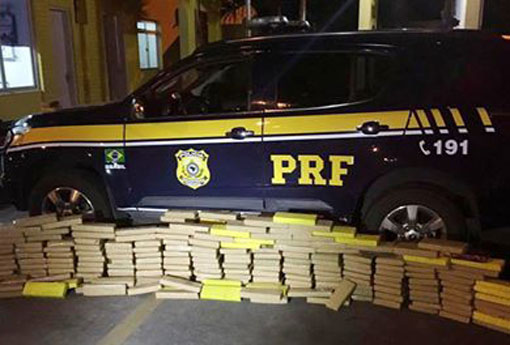 PRF prende casal transportando 200kg de maconha em Vitória da Conquista