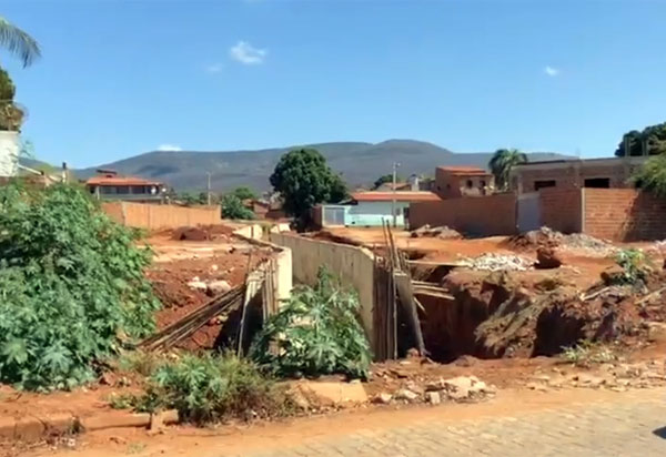 Obras de macrodrenagem entre os bairros Santa Tereza e São José irão proporcionar um grande avanço para a mobilidade urbana em Brumado 