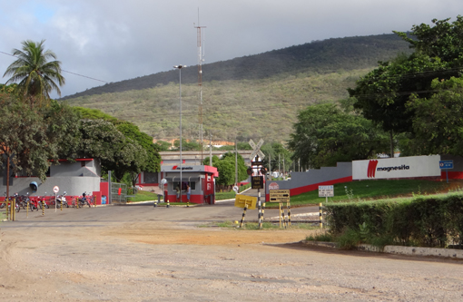 Brumado: Indivíduos invadem a Magnesita e atiram em vigilantes
