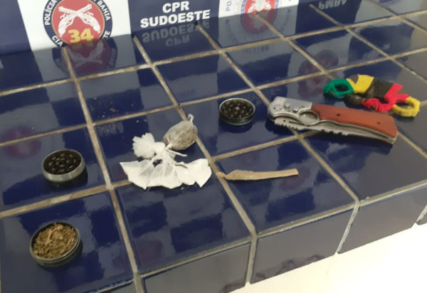 Malhada de Pedras: adolescente é detido acusado de atos infracionais análogos a porte  ilegal drogas e animais silvestres