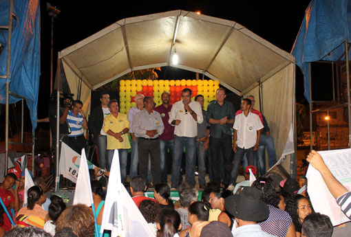 Eleições 2016: Manelão inaugura comitê eleitoral no centro de Brumado