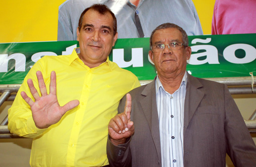Brumado: Emanoel Araújo Lima e o Pastor Clóvis Fraga oficializam candidatura a prefeito e vice