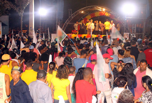 Brumado: Manelão realizou último comício eleitoral de campanha