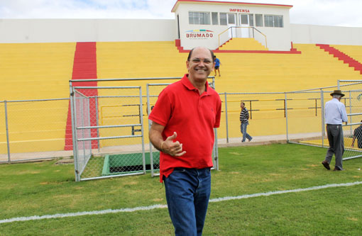 Oposição articula lançar o brumadense Manoel Matos para presidente do Vitória