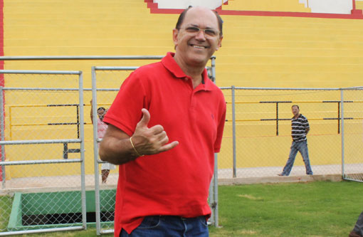 Manoel Matos nega que irá sair do Vitória