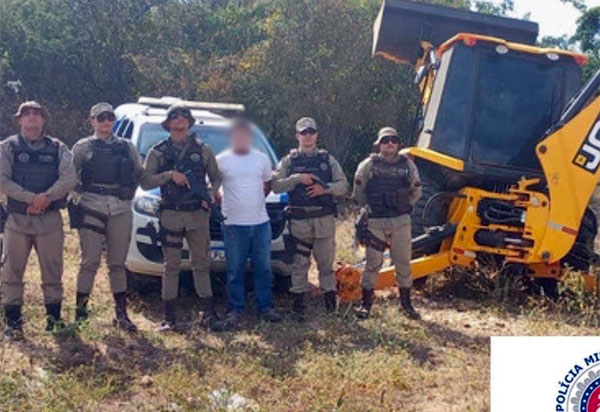 Boquira: Polícia Militar recupera retroescavadeira avaliada em  quase meio milhão de reais