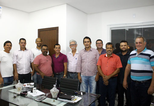 Pré-candidato a deputado estadual, Márcio Moreira recebe apoio do prefeito, vice-prefeito e 7 vereadores brumadenses