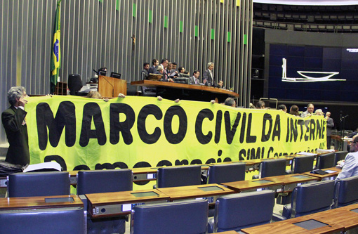 Senado aprova Marco Civil da Internet e texto segue para sanção