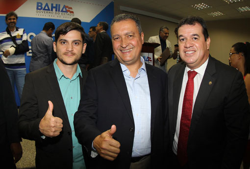 Deputado Marquinho Viana participa com prefeitos e governador Rui Costa do ato de Assinatura de Consórcios de Infraestrutura