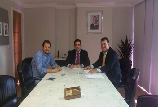 Barra da Estiva: Deputado Marquinho Viana e prefeito Dinho  assinam contrato com a Desenbahia