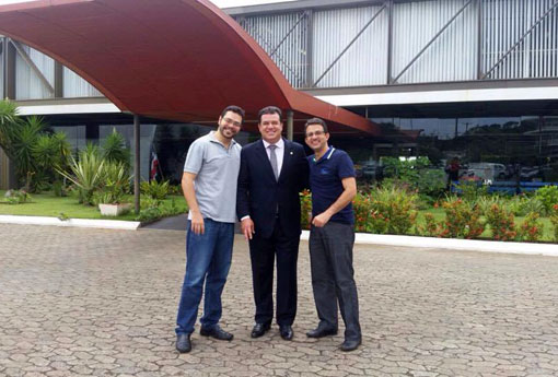 Deputado Marquinho Viana e prefeito eleito de Rio de Contas comemoram vitória no TRE-BA