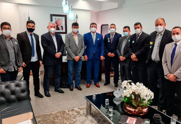 Deputado Marquinho Viana leva prefeitos baianos para audiência com o senador Ângelo Coronel, em Brasília