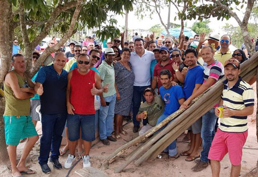 Deputado Marquinho Viana inaugura sistema de água em Barra da Estiva
