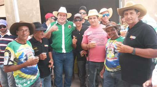 Marquinho Viana participa de cavalgada em Tanhaçu