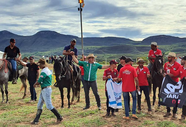 Deputado Marquinho Viana participa da prova de Marcha do Cavalo Marchador, em Piatã