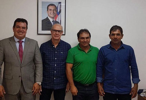 Deputado Marquinho Viana luta pela oferta de água potável para a população da Tanhaçu