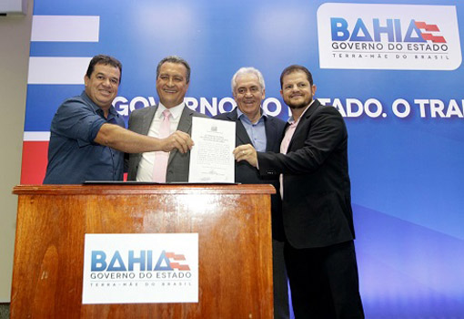 Deputado Marquinho Viana prestigiou  assinatura de convênio com o governador Rui Costa