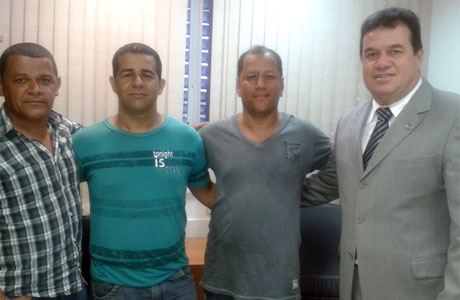 Marquinho Viana recebe lideranças políticas em seu gabinete