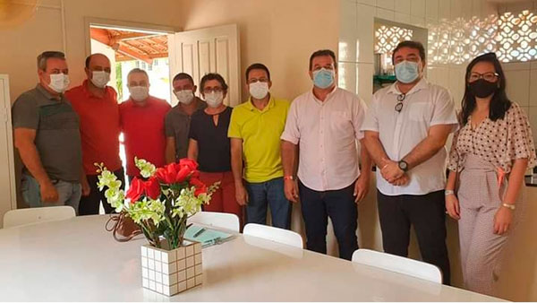 Deputado Marquinho Viana leva demandas de Rio de Contas ao superintendente de Educação