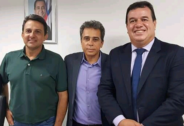 Deputado Marquinho Viana e prefeito de Rio de Contas participam de audiência na  Secretaria da Educação do Estado