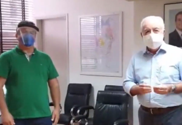 Deputado Marquinho Viana e secretário Marcus Cavalcanti confirmam o sinal da telefonia celular para Cascavel, em Ibicoara