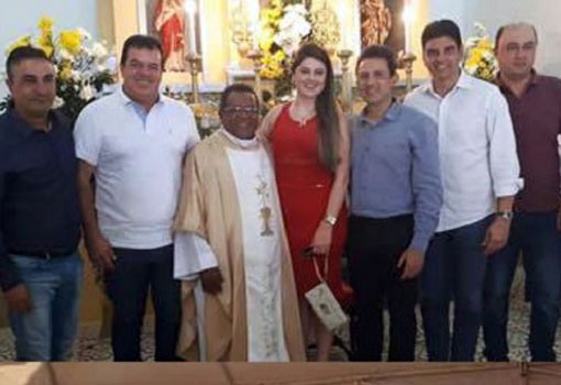Deputado Marquinho Viana participa de missa em Arapiranga, município de Rio de Contas