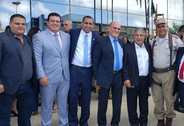 Deputado Marquinho Viana participa da entrega de viaturas e ambulâncias para a Seap e SSP-BA