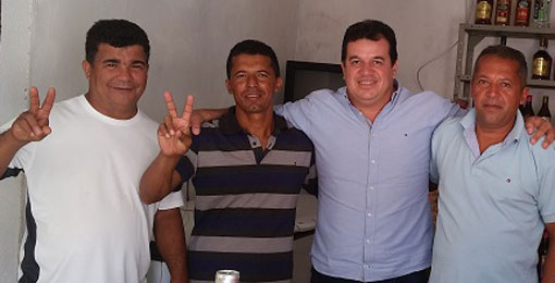 Érico Cardoso: Deputado Marquinho Viana participa de festa religiosa no Morro do Fogo