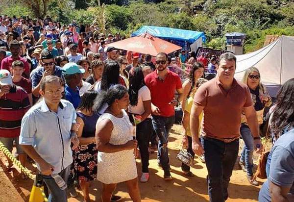 Deputado Marquinho Viana participa de festa religiosa em Érico Cardoso