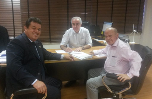 Marquinho Viana viabiliza obras de iluminação para quatro cidades