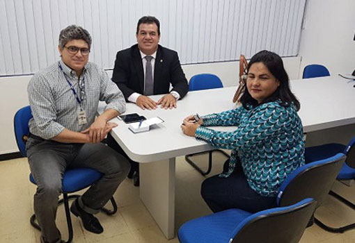 Deputado Marquinho Viana recebe em seu gabinete a vice-prefeita de Jandaíra