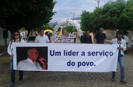 Marquinho Viana une-se à população de Jussiape para homenagear o ex-prefeito Procópio