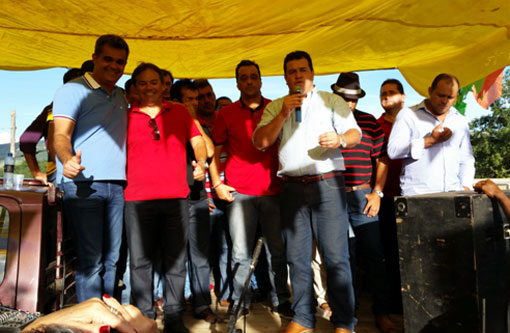 Macaúbas: Marquinho Viana participa da inauguração do sistema de água de Barra do Canto com Vá e Amelinho