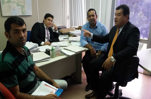 Deputado Marquinho Viana vai à AGERBA com lideranças de Tabocas do Brejo Velho