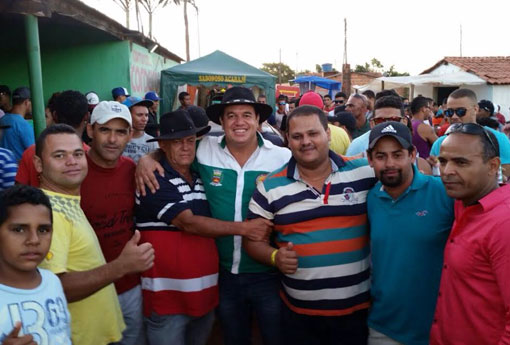 Ibicoara: Deputado Marquinho Viana visita o distrito de Pau Ferrado