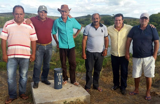Tanhaçu: Marquinho Viana comemora implantação de sistema de água em Caetitu do Pica-pau