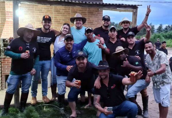 Deputado Marquinho Viana acompanha obras de pavimentação no povoado de Placa, em Barra da Estiva