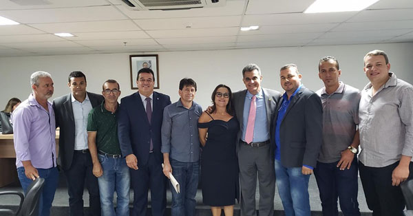 Deputado Marquinho Viana, prefeitos e vereadores participam de almoço com secretário Sérgio Brito