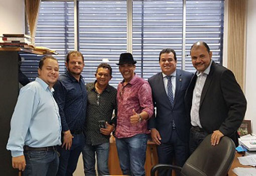 Deputado Marquinho Viana recebe na AL-BA autoridades dos municípios que representa