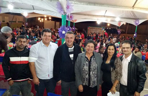 Marquinho Viana confraterniza com professores do Povoado de Placa, visita Ituaçu, Tanhaçu e participa de bingo beneficente