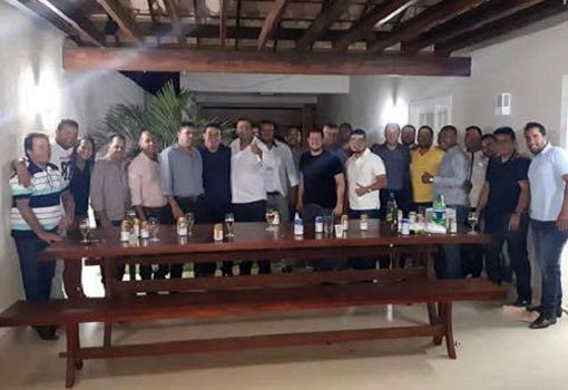 Deputado Marquinho Viana vai à inauguração de quadra em Belo Campo