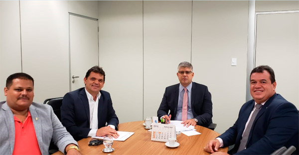 Deputado Marquinho Viana e prefeito de Planalto participam de audiência na Secretaria  de Segurança Pública para pedir reforço no policiamento