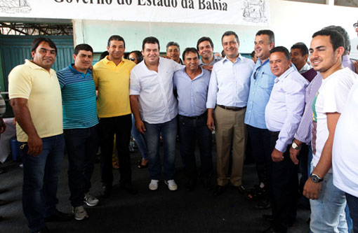 Deputado Marquinho Viana acompanha o governador Rui Costa ao  município  de  Tanhaçu