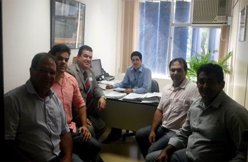 Marquinho Viana recebe vereadores de Tanhaçu e realiza visita na Embasa e Seinfra