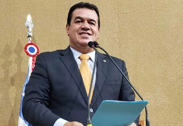 Proposta do deputado Marquinho Viana eleva a 80% o abono para servidores que adiarem aposentadoria