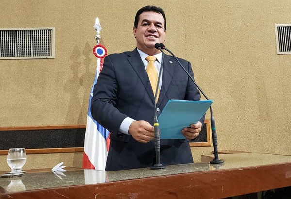 Deputado Marquinho Viana preocupado com a situação dramática das famílias atingidas pelas chuvas, coloca-se à disposição dos prefeitos para ajudar a resolver a situação