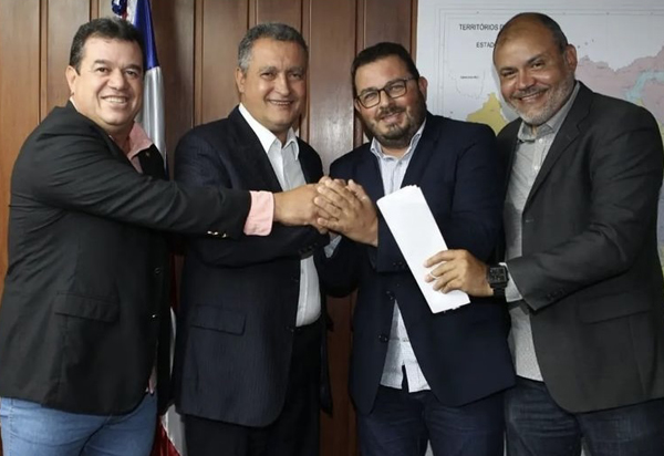 Deputado Marquinho Viana faz solicitações ao Governador Rui Costa de obras e serviços para Boquira 